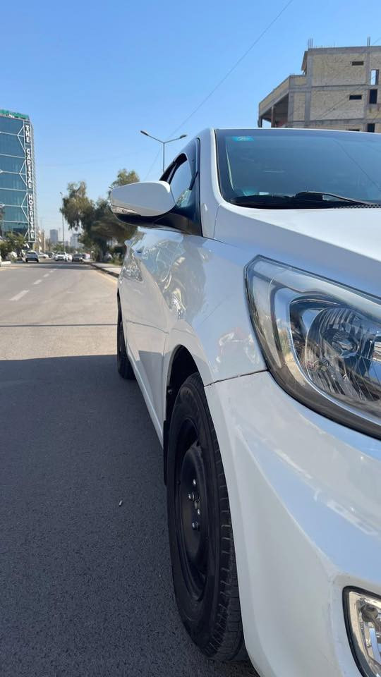 السلام عليكم

هونداي اكسنت خليجية فول مواصفات موديل 2016 مكفولة  من  الضربة والصبغ والتبديل ماشيه 170 km
                     سياره كلشي مناقصه جدا نظيفه 

-كير محرك بلاديات ممفتوحات كفاله
-حجم 1600 دوش قطرتين المرغوبه 
-كير اوتماتيك
-نظام Eco 
-لدات زنون  حاجب 

-تبربد +تدفئه شغالات فول 

-صدر جديد تخم تاير جديد

-فتحة سقف سلايد روف

-شاشة كامرة 
- اشاير بالمري 
-داخل لونين بيج واسود
سعره  110$  وبيه مجال 
الرقم :-***********
