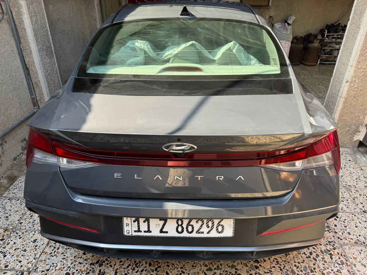 السلام عليكم اخوان
النترا ٢٠٢٣ وارد أمريكي حادثه جاملغ الخلفي وشويه من الباب موضح بالصور رقم بغداد باسمي ترقيم جديد أنا المستورد ماشيه ٥ آلآف مكينه ٢٠٠٠ دوش نصف فول أريباكات سليمه  السعر ١٥٧ ورقه السياره نضيفه ومرتبه  موبايل *********** أبو كرار متواجد واتساب
