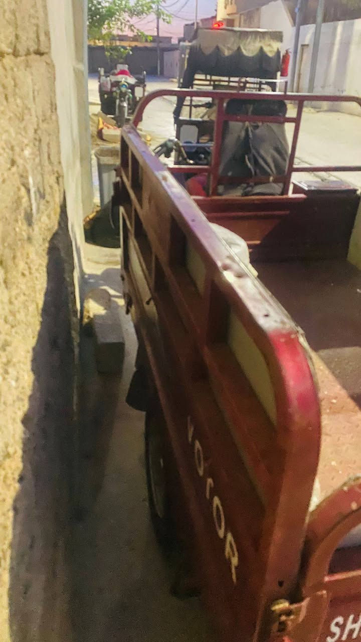 ستوته البيع موديل 20 المكينة 25شرط الشاصي باج ستوته حلوه كلشي مايعوزها منفيس موجود وارمينه شرط طخم تايه جديد رقمي *********** السعر 1350وبيا كجال شي قليل
