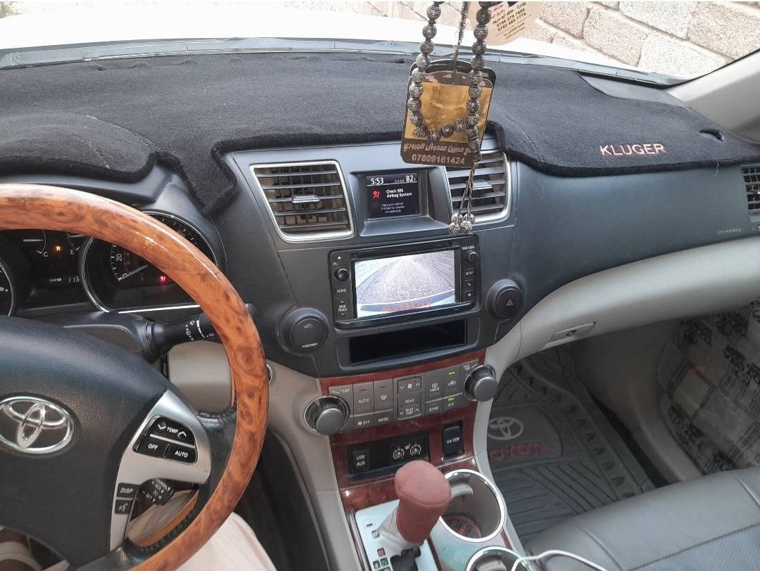 هايلندر ٢٠١١ لمتد فور ويل رقم بغداد بصمة فتحة بالسقف داخل نظيف بيها ٣ قطعتين مرشوشات ممبدلات للجمالية السيارة بيها تنقيص ورواجز للاستفسار اتصل ***********

