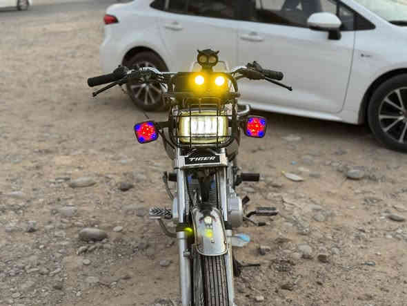 السلام عليكم تايگر 2021 للبيع شرط ما مفتوح كلشي شغال السعر 500 قرية الحود قرب الجسر المعلق 
***********
