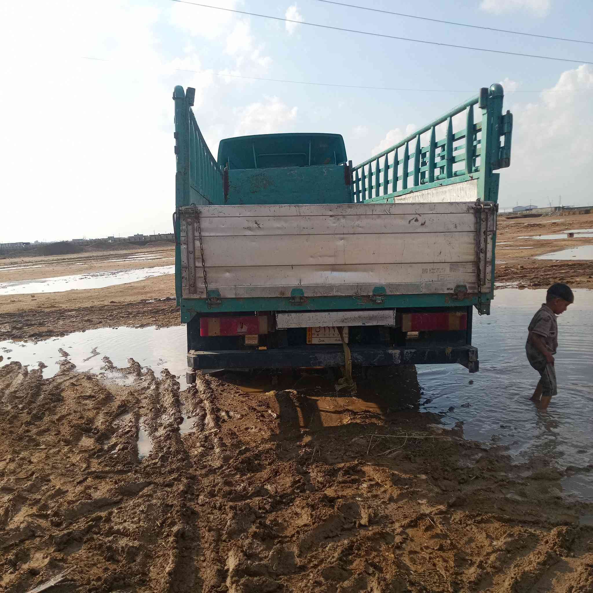 سلام عليكم بدي البيع طول ستة وربع جديد يرهم مراوس ابدي مال البه السعر 15ورقة الرقم ***********
