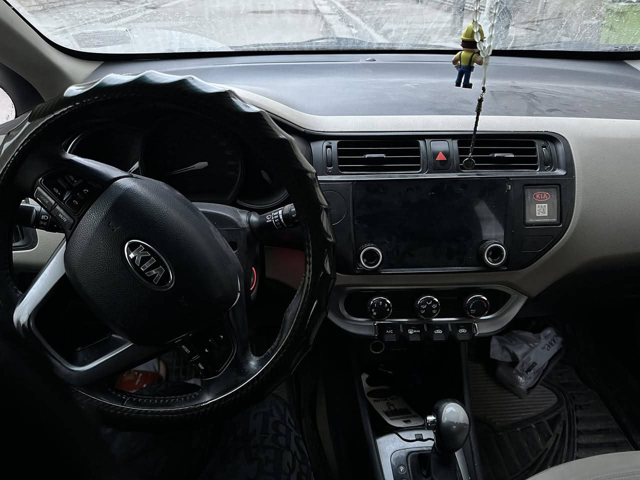 🔹 الموديل: 2014
🔹 المنشأ: خليجي
🔹 المحرك: 4 سلندر
🔹 سعة المحرك: 1.4L
🔹 الكير: أوتوماتيك
🔹 الوقود: بنزين
🔹 الدفع: أمامي

✨ المواصفات:
✔️ مكيف شغال
✔️ زجاج كهرباء
✔️ مرايا كهرباء
✔️ شاشة + بلوتوث
✔️ تحكم من الدركسون
✔️ وسائد هوائية
✔️ ABS
✔️ مقاعد قماش
✔️ دبة خلفية واسعة (هاتشباك)

🛠 الحالة:

 • السيارة شغالة يومي
 • المحرك والكير  بحالة جيدة جدا
 • تحتاج تنظيف وتجميل خفيف من الخارج

📍 الموقع: العراق بغداد حي الاعلام
💰 السعر: 75 ورقة


**إذا كنت صاحب هذا الإعلان وتريد حذفه لأي سبب، رجاءا أرسل رسالة إلى الدعم الفني**