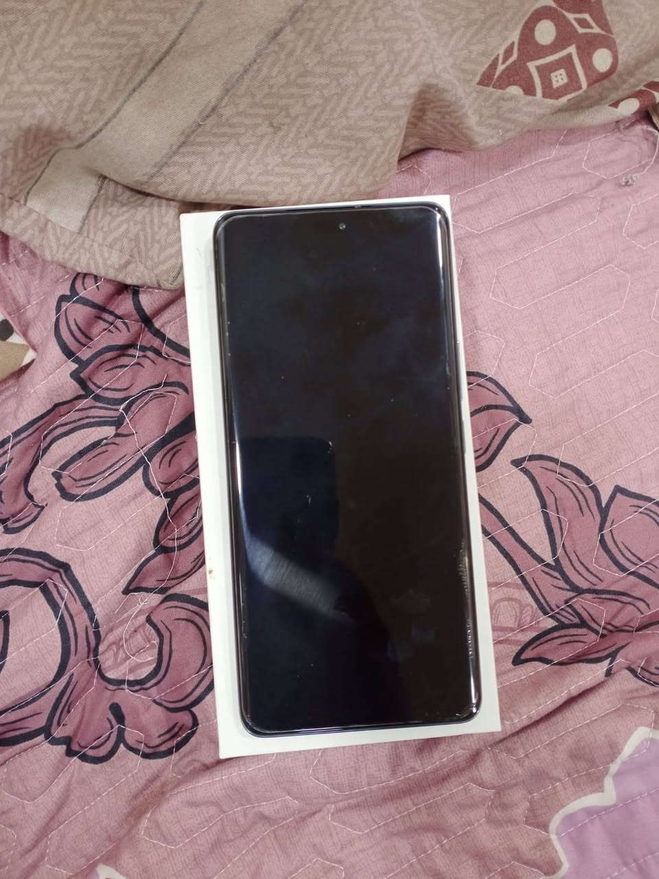 جهاز البيع السعر 300 و 25 ستوني ماخذه جديد بعده ***********
