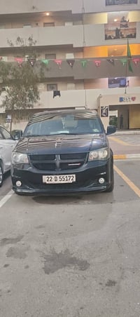 دوج كرفان 2017sxt  مواصفات فول كهرباء  كراسي جلد  تشغيل عن بعد  شاشه  ...