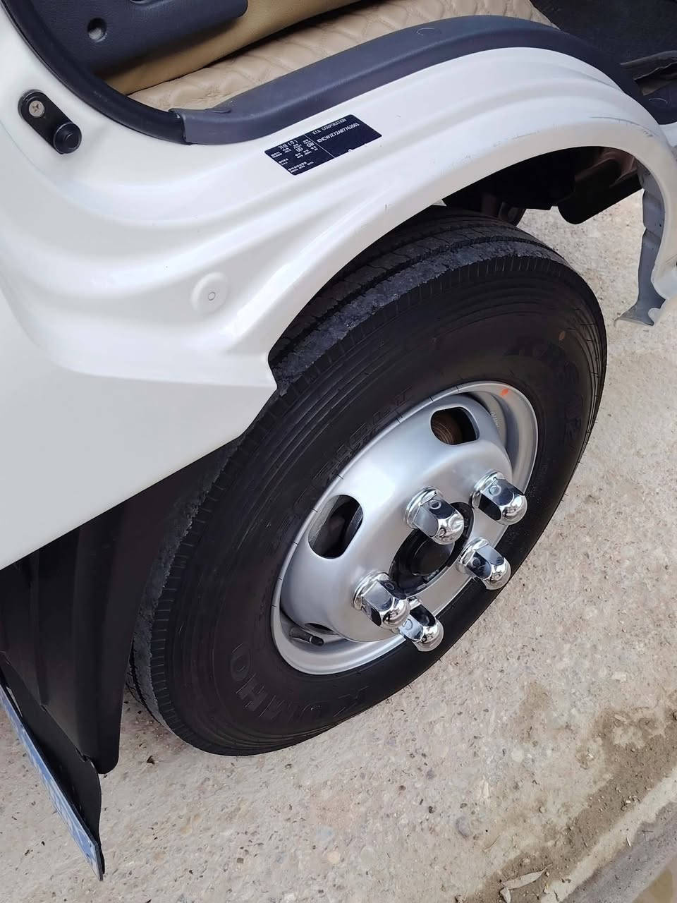 كيا فحل موديل 2024 سياره كفاله عامة  رقم بغداد ماشيه 50الف السياره أخت الزيرو نظافتها فول ***********
