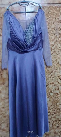 فستان ستان • ملبوس مرة وحدة • قياس XL