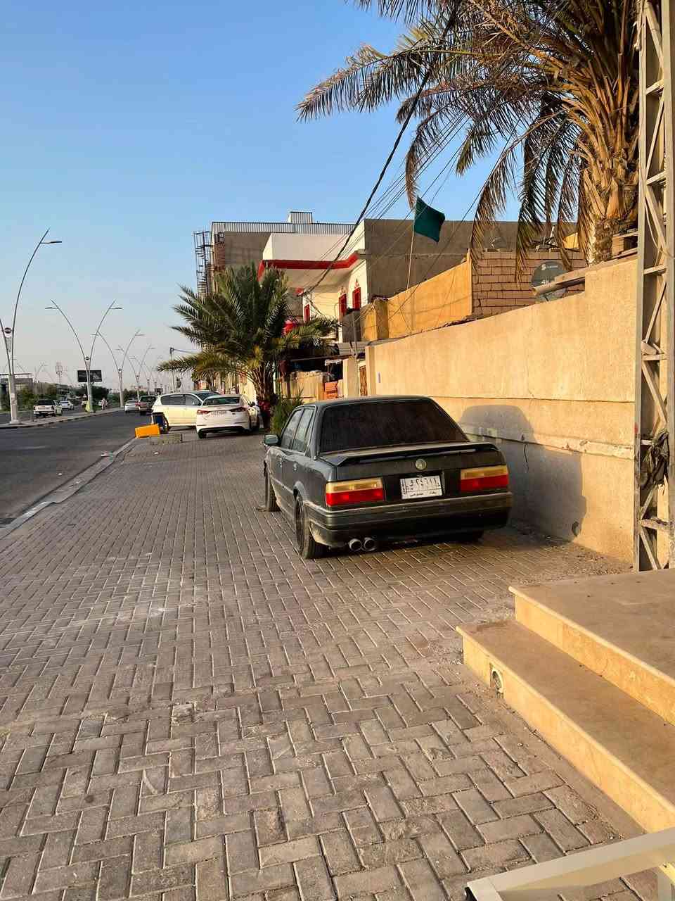 سلام عليكم
BMW E30 

زعره للبيع 1990 مكينه مسكر 525 كير عادي غرفتها نضيفه كهربائيات شغاله تبريد من اخذتها ما بيها كمبريسر ويلات نجمة 

رقم بغداد سنويه 2027 سعرها 32 وبيها مجال للطيبين أو مراوس عنوان البصره الحكيميه 

***********
