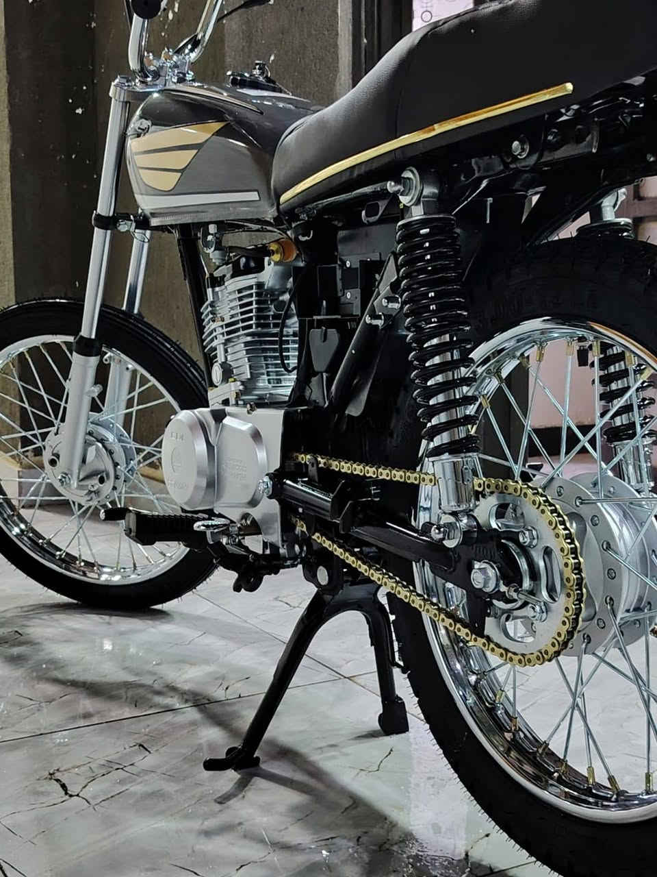 سلام عليكم دراجه لبيع صاره5يام معمره دراجه مامسجوكه بعدها مكاني لعماره لسعر خاص


**إذا كنت صاحب هذا الإعلان وتريد حذفه لأي سبب، رجاءا أرسل رسالة إلى الدعم الفني**