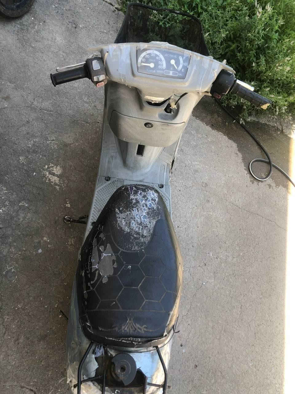 السلام عليكم 
مطور للبيع كدام العين مفتوح بس نضيف حيل مال بيت شرط هندر وآحد 
السعر 170 وبيه مجال للطيبين هاتف 
📞 *********** بيه وتساب
