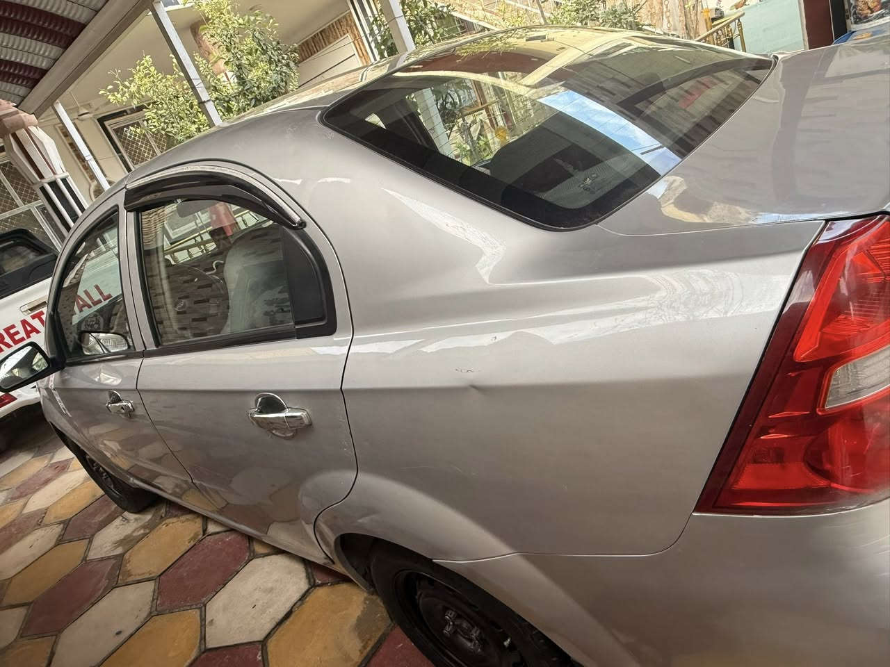 السلام  عليكم
افيو خليحي موديل 2008اوتو ماتيك مكفوله من الضربه والتبديل 
بيها مكانات صبغ اعتبرها احزام
سياره جديده مال جناي 
كير جديد 
حداديه جديده 
مكينه جديده 
سياره جاهزه دينار متخسر عليها 
رقم قادسيه  دولي 
مكاني حله  المركز 

السعر 57
للاستفسار والتواصل 
ابو حسين 
***********
