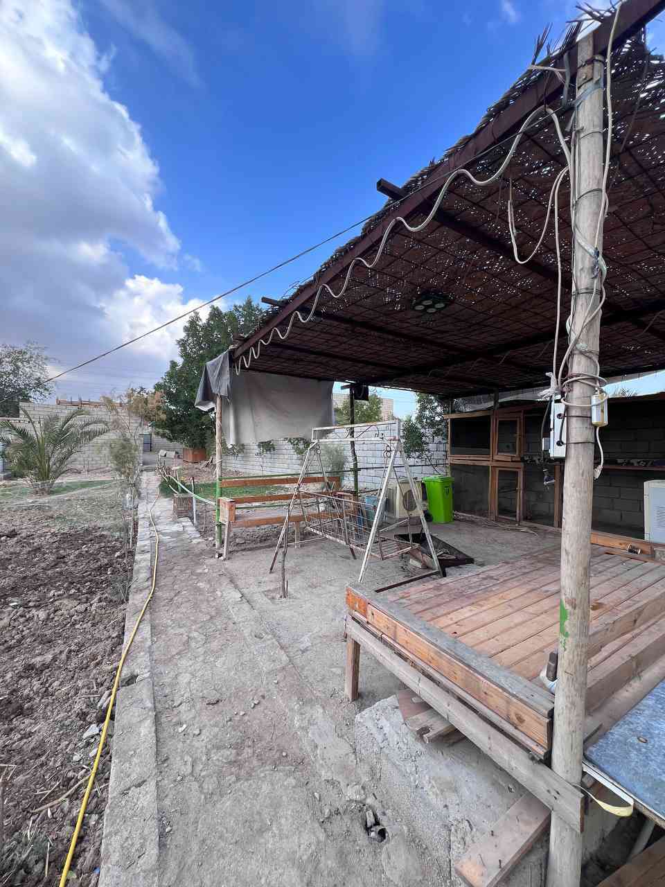 شوفلي ترتيب هذا البستان 🌴🪬
نص دونم بسعر 70 مليون وبي مجال
وقف سني مسجل أصولي 💯💯
الواجهة على شارع تبليط والخلف نهر جاري
مزروع وكامل مع تواجد أنواع النخيل 
وتوجد فيهِ محميات وغرفة استراحة 
إبي الخصيب - طريق الصحراء 
#للأستفسار :: متوفر واتساب 
***********
