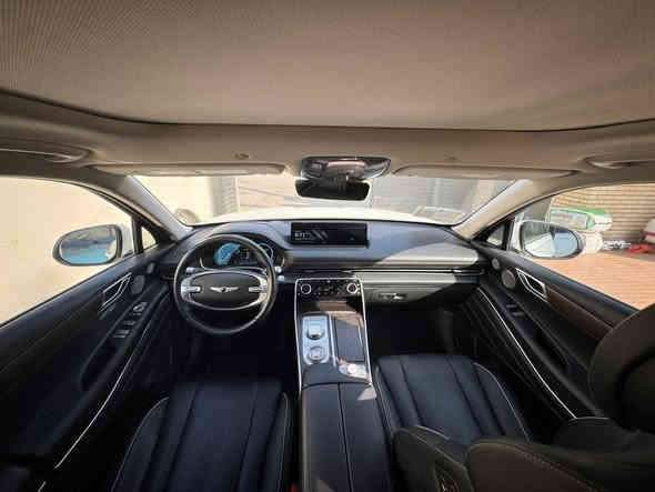 السلام عليكم 
عندي جينسس GV80 لون ابيض موديل 2023اعلئ مواصفه اربعه سلندر اريد مراوس برانج شي جديد  لاستفسار الاتصال علئ الرقم 
***********وات ساب
