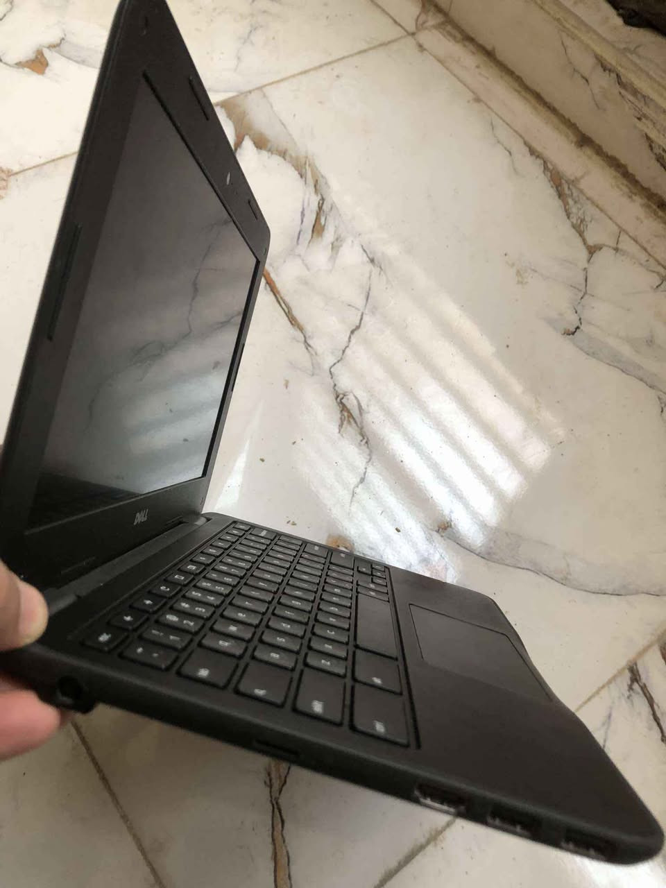 لابتوب دل كرومبوك موديلين 3180 و CB1C13
المعالج انتل سيليرون
الرام ٤ جيجا ذاكرة الخزن ٨٠ جيجا
نظام التشغيل ويندوز ١٠ برو
كل القطع منصب بيها برامج الاوفيس (وورد واكسل وباوربوينت) 
وبرامج التواصل الاجتماعي (فيسبوك وانستغرام وواتساب وتلغرام ويوتيوب وبينترست وتيكتوك وسينمانا والزوم)
برنامج الذكاء الاصطناعي chatgpt
نظافة القطعة ١٠٠٪؜
بدون ملحقات بغداد, العراق


**إذا كنت صاحب هذا الإعلان وتريد حذفه لأي سبب، رجاءا أرسل رسالة إلى الدعم الفني**