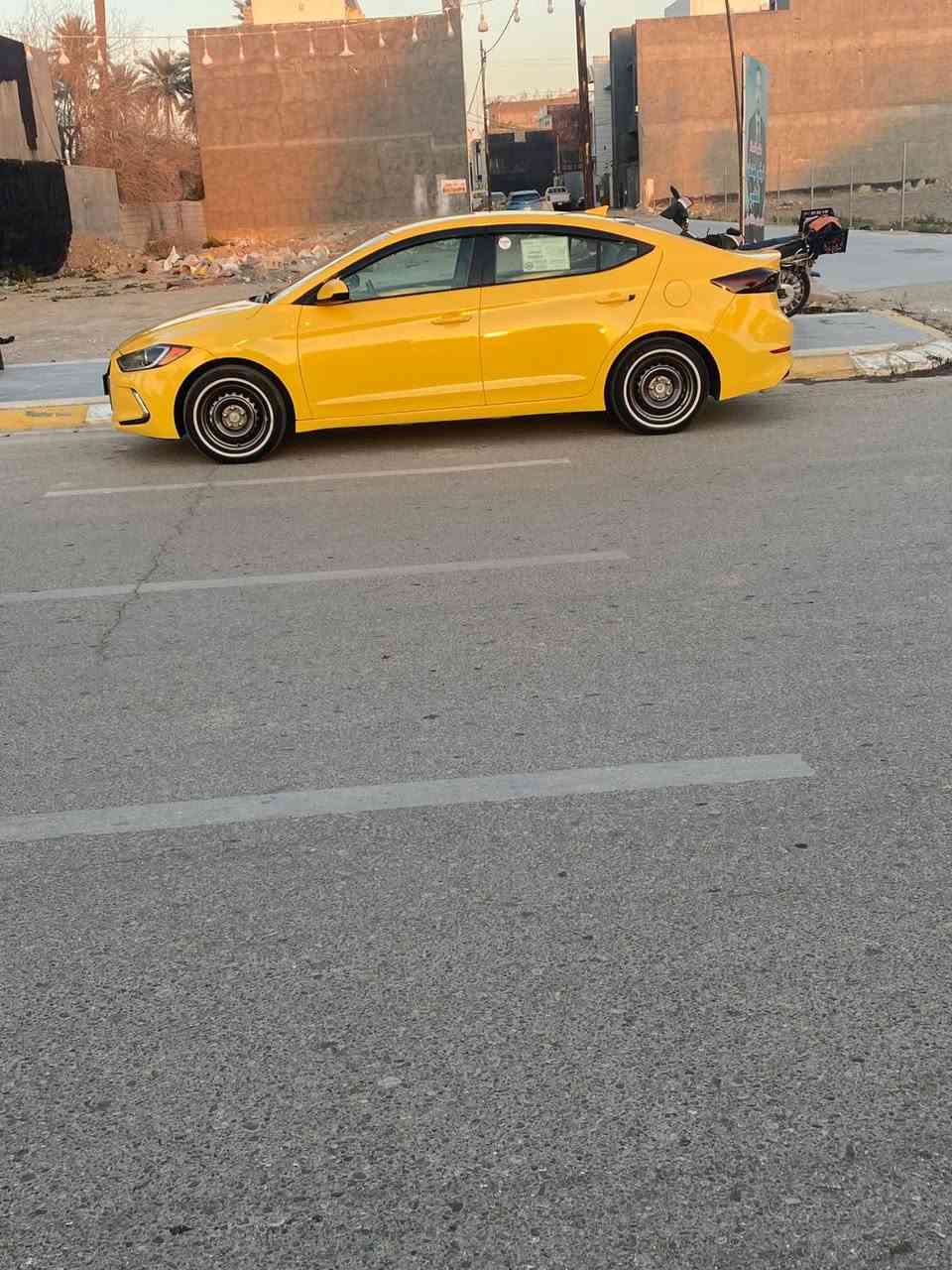 سلام وعليكم
الانتره موديل 2017  سياره جديده بمعنى الكلمه. بعد احلى من صور  صدر امامي خلفي جديد تبريد صبغه جديده سياره اي نقص مابيها وبسمي كامله سياره سونار موجود بالمنشور مكان سياره ديالى بعقوبه  السعر ب 125 بيها مجال كلش بسيط حك جيه فقط  ***********
