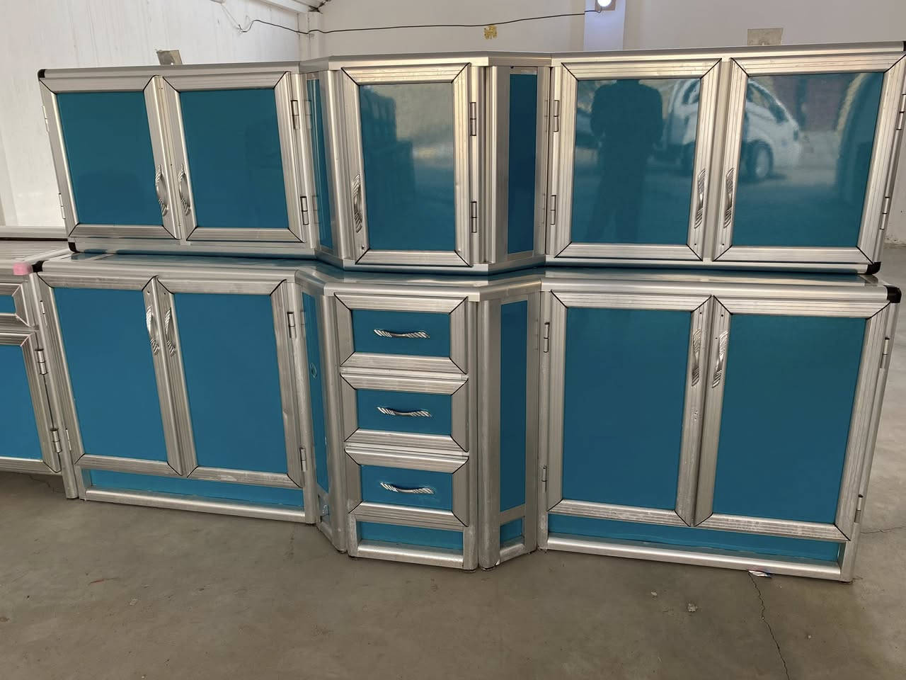 #للبيع كاونتر قياس مترتين ونص وسنك مترونص
العنوان مغربه ب الشيشان الثانيه ب السايدين آخر ستداره التصال ***********  الاستفسار خاص يوجد خدمه توصيل 🚚
