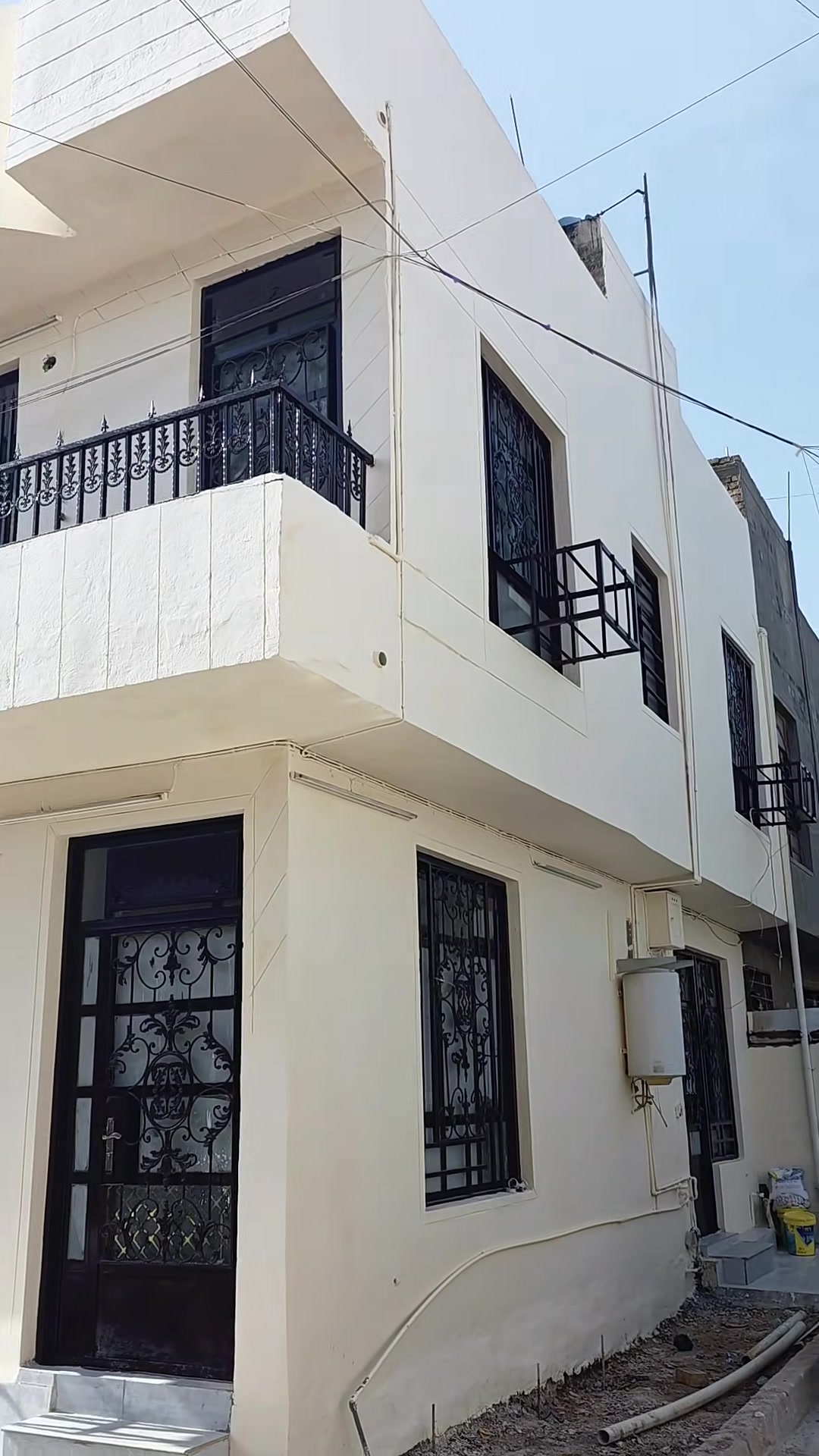 دار للبيع ٤٥ متر ركن ٩في٥ مسلح مدخلين صاله مطبخ ملحقات مع ٢نوم في الطابق الثاني السعر ١٥٥ مع مجال بسيط للإستفسار الاتصال مكتب الخيمه للوساطه العقارية ***********
