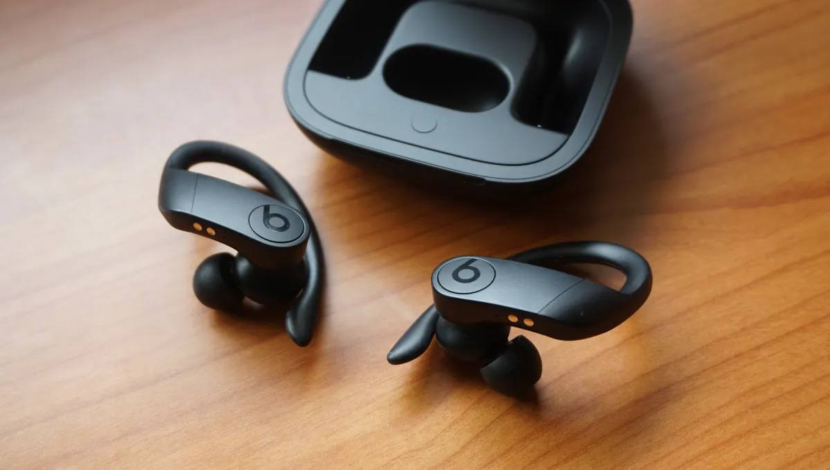 ايربود ييتس من شركة ابل
Power Beats Pro
مو امزون نظافة 97 بدون ملحقات
يرهم للاندرويد ابيع بسعر مناسب 
سعره معروف بالعراق يوجد توصيل
واتساب ***********

