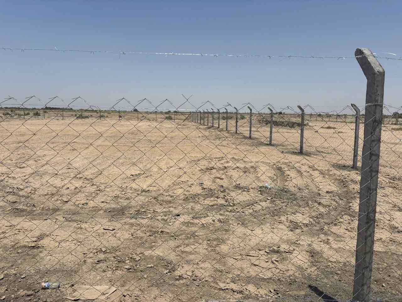 دونم زراعي واجهه40ونزال63علئ شارع 12متر مسيج بي ارسي طريق البطحاء مقابيل محطة الوزن يبعد عن الشارع العام 50مترالسعر 37مليون وبية  مجال متوفر كافة الخدمات ماء كهرباء ***********
