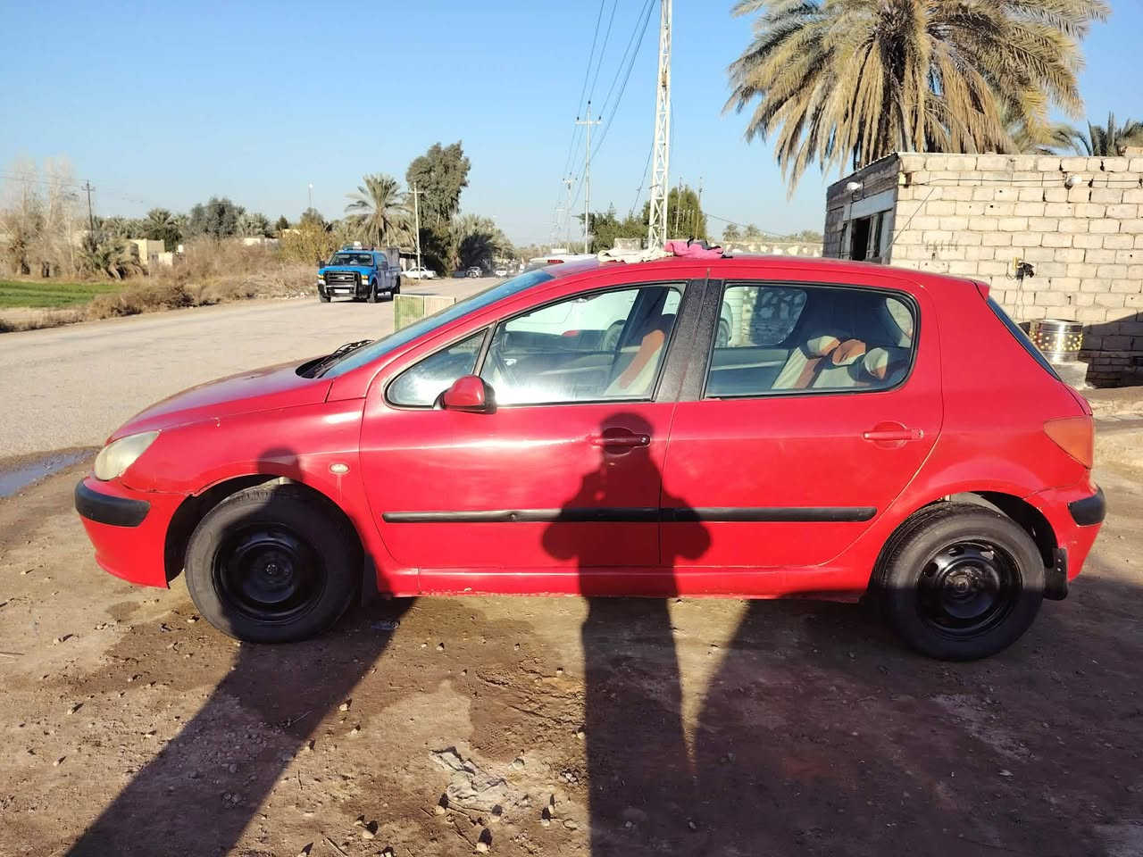 السلام عليكم سياره بيجو 307 موديل 2005 سياره مكفوله كفاله عامه فقط صبغ حزام جماليه دوشمه داخل سياره نضيفه فول مصفره هيئة وغرامات سنويه لل28 تحويل مباشر السعر (47) المكان بابل الحمزه الغربي خيكان لاستفسار الاتصال على الرقم ***********♥️♥️
