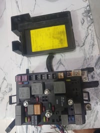 قاعده فيوزات بهاذ شكل سعر ١١٠ لي يحتاجه هاذ رقمي ٠٧٧٠٢٩٥١١٣٣