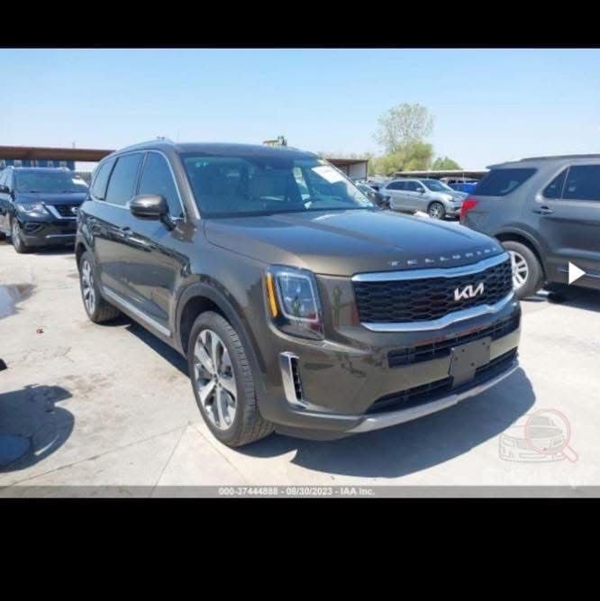 كيا تيلورايد 2022 EX
مواصفات معروفه فتحه 
تحكمات ستيرن كامله
كشنات جلد 
منفصل 
ابيض ملكي 
حساسات امامي خلفي
فتحه 
رادارات اماميه وجانبيه وخلفيه 
السياره جديده وكلشي معايزه
حادثها ابواب جهة السائق فقط 
كفاله عامه 
رقم نجف دولي مداور ثاني يوم
الابواب تم تبديلهن اصلي شركه نفس اللون 
يعني بدون صبغ 
السعر 295 ورقه مع المجال البسيط 
للتواصل واتساب على الرقم