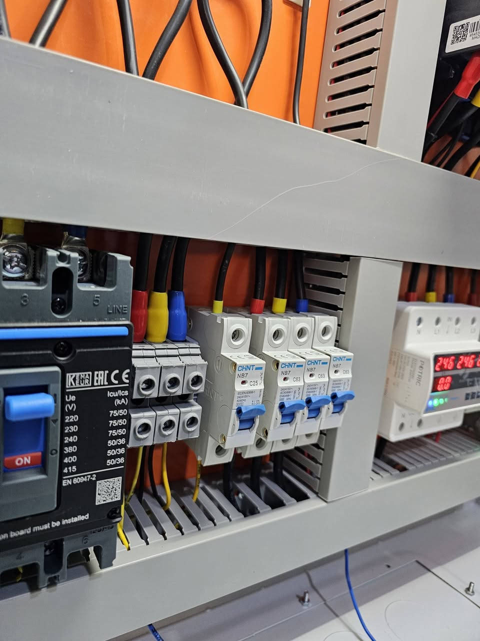 الحمد لله دائماً وأبداً ...
أكمال لوحة ATS  ثلاث مراحل ...
وطني ...
ديزل  .. 
مولد شارع  ... 
استخدام كونداكتر دبل ستيج مع وجود فارق زمني .  

موقع العمل .. بابل .. 

القدرة للسيطرة الكهربائية  
***********
