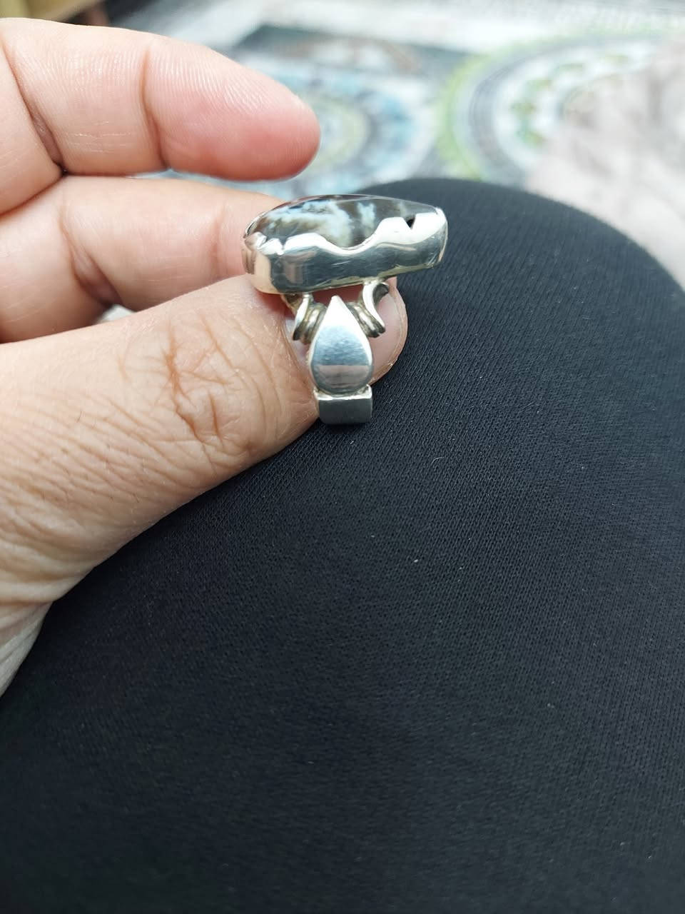 عقيق يماني قديممكتوب اسم الرسول محمد صلى الله عليه وآله وسلم (احمد)
صياغة (عباس يماني )في خان فرمان في الكاظميه 
مكاني بغداد حي الجوادين ***********السعر خاص
