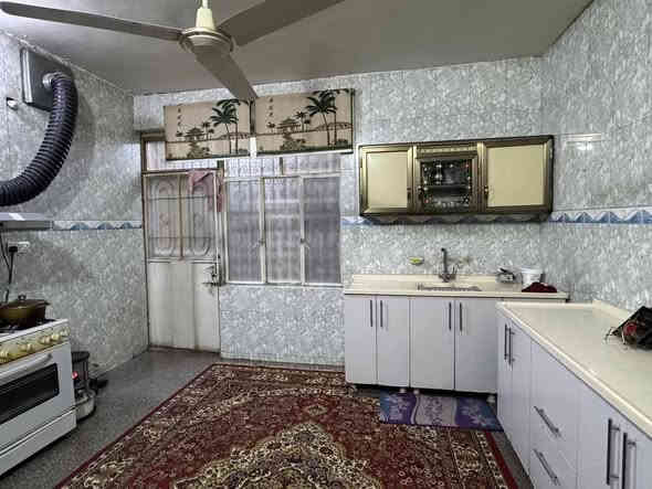 سلام عليكم دار للبيع مساحه 225 م طابو صرف شارع 80 طريق نجف قرب ميزانية رائد 3 بيت عن  الشارع للاستفسار اتصال ***********
