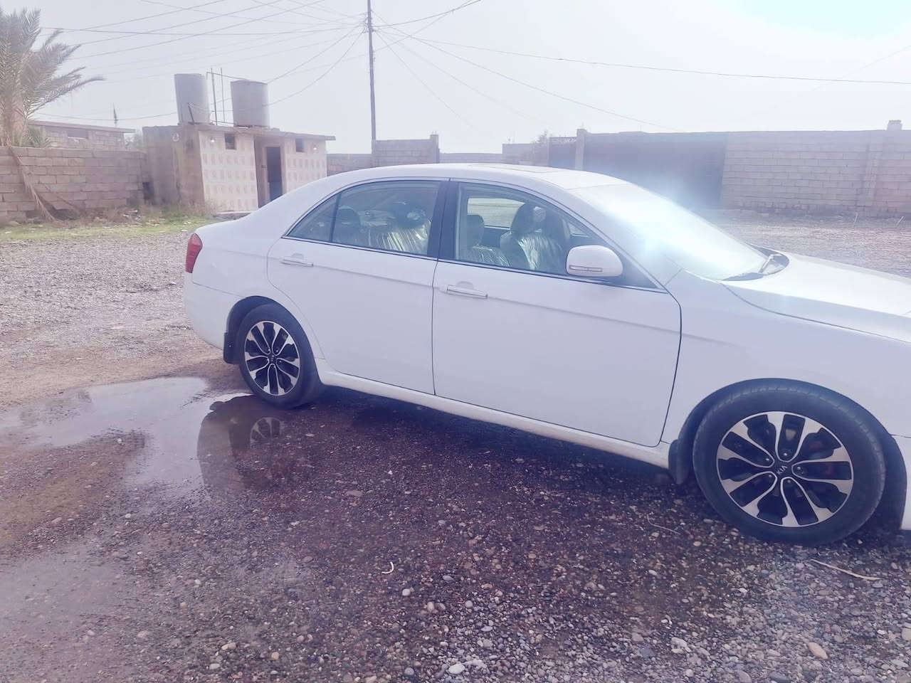 السلام عليكم
جيلي امكراند EC8 الحجم الكبير والمرغوب 2013 

محرك كامري اصلي 2400 بلادي
السياره نضيفه وكلشي بيها بلادي
مابيها دكمه ماتشتغل
اشاير مري تحكمات مري
فتحة سقف
شاشة كامره 
حساسات 
جام 4 اوتو
سستم سماعات
برده خلفيه بلادية
رقم سليمانية دولي شرط التحويل 
بيها صبغ جاملغ و بوند بدون دواخل 

مكانها نينوى ناحية القيارة 
للإستفسار الاتصال على الرقم التالي 

*********** 

السعر 70$ وبيها مجال حك الجية
