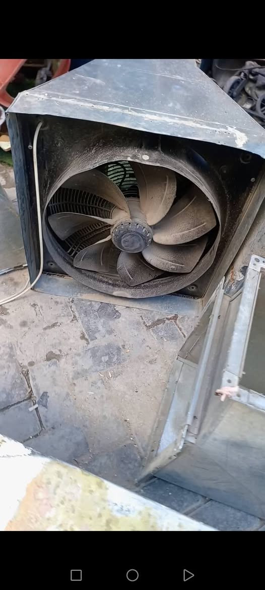 اغراض مطعم دكتات 2مفصخات واحد طول 4مترات والثاني مترتين

ساحبه ضخمه عملاقه صناعيه

وسنك
 كلهن ب140وبيهن مجال للشراي

***********
