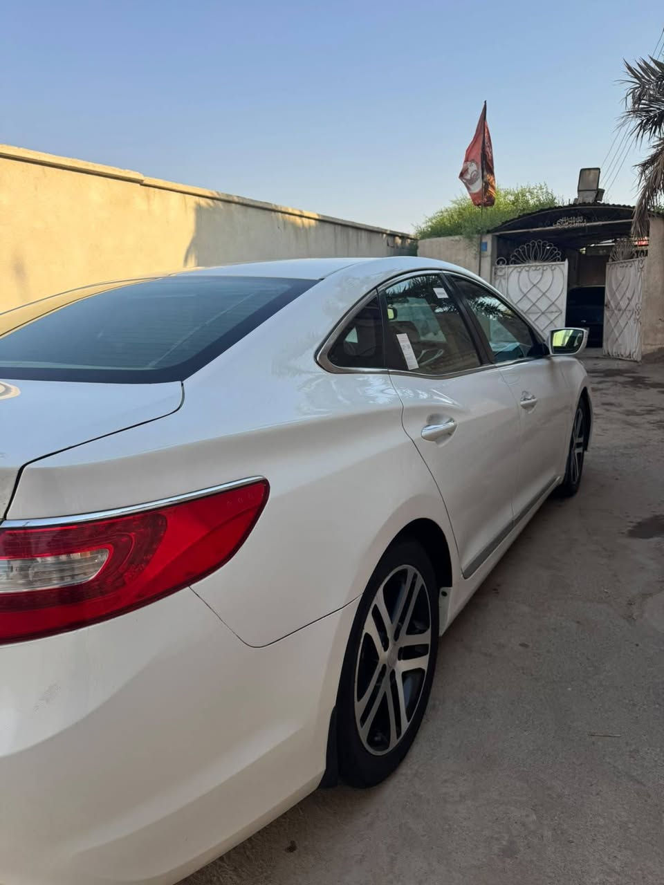أزيرا 2012 
وارد خليجي اربيل بأسم شركة 
بية ظربة بالجاملغ الايمن الخلفي أثر ستوتا صبغت مع بيبان الأيمن سيارة جاهزة من حدادة كاملة ايطارات بطارية جدد
بية منظومة غاز 
السعر 95وبية مجال 
بصرة أبي الخصيب 
للاستفسار
***********

