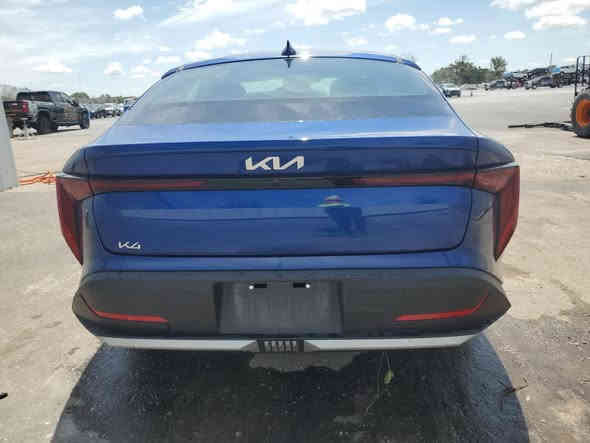 السلام عليكم 
K4 2025
دخول جديد منفيست باسمي
تترقم شمالي
ابيعها على حادثها 
مكان السياره بغداد
السعر ١٤٣ وبيها مجال 
***********
