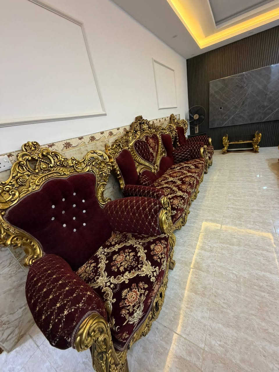 تخم ملكي للبيع
سعر ٥٠٠
الاتصال ***********
