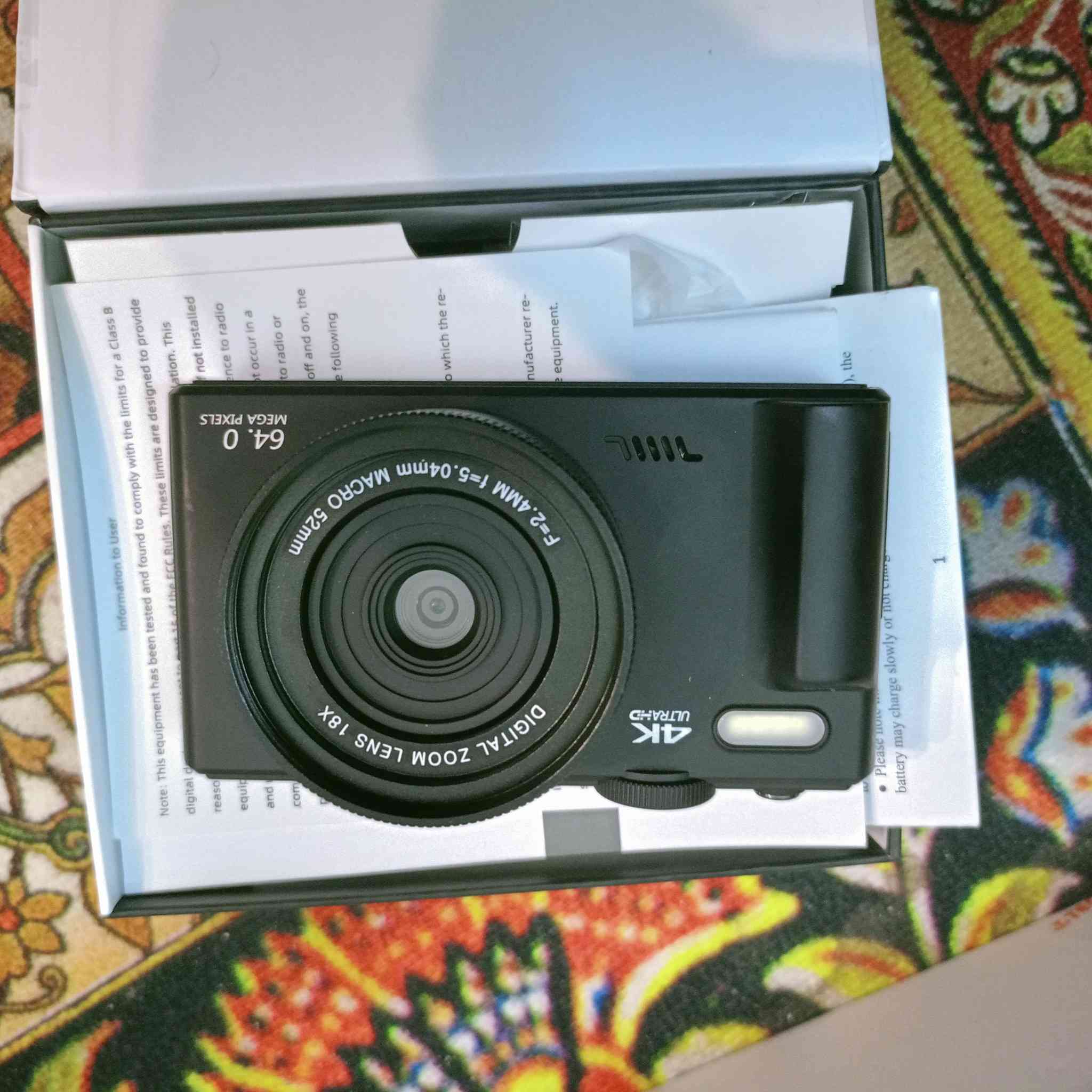 السلام عليكم كاميرا تصوير جديده بالكرتونه للبيع اللي يحب يتواصل على هذا الرقم ***********
