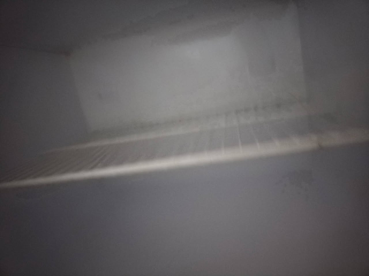 ثلاجه للبيع هذه رقم بي واتساب ***********
