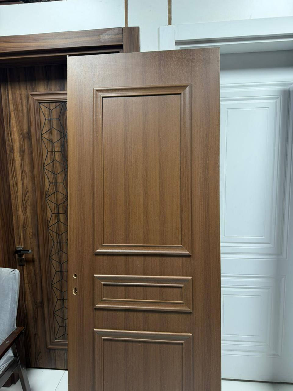 �🔥 معرض ميلانو للأبواب 🔥🚪
إذا تريد باب يغير شكل بيتك بالكامل…
إحنا نوفرلك الأفضل ✨

 أبواب شمالية
تتكون من حشو فوم وخشب
عازل صوت مانع للتربة  مقاوم للماء 
🎨 تصاميم مودرن وكلاسيك
💰 أسعار منافسة تناسب الجميع
✅ جودة مضمونة واختيار واسع

لا تتعب نفسك بالدوران… كلشي تلكاه يمنا 👌

📞 للحجز والاستفسار:
***********
***********
📍 الشعب بداية شارع الصحة مقابل كيك حلويات الشهد
