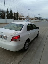 تويوتا يارس • قير عادي • ٢١٥٠٠٠ كم