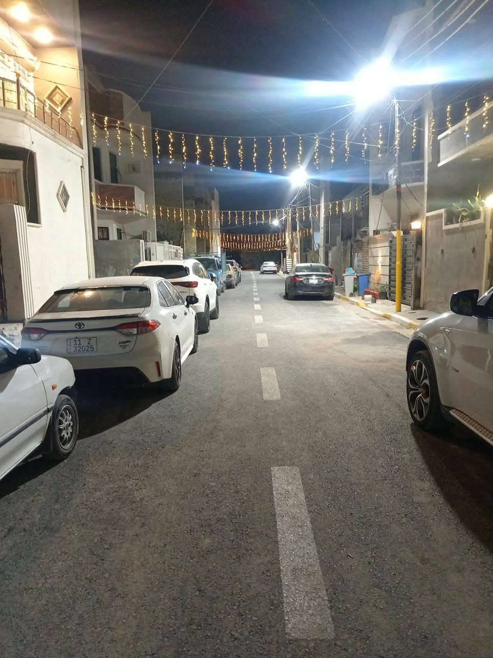 🏠 لكل من يبحث عن بيت "جديد كلياً".. لقطة اليوم في منطقة البياع! 🏠
بناء حديث 2025، تصميم عصري، وموقع ممتاز.. إذا كنت تريد الراحة والاستقرار، فهذا البيت خيارك الأول.
📍 الموقع: بغداد - البياع (الزراعي) - خلف التربية.
📐 المواصفات:
المساحة: (6.5 م × 16 م).
سنة البناء: 2025 (جديد لم يسكن).
التقسيم الداخلي: استقبال فخم + صالة واسعة + غرفة نوم + حمامين (داخلي وخارجي).
إضافات: السطح مغطى بالكامل بـ (شتايگر) حديث، مما يضمن حماية البيت ونظافته.
💰 السعر: 110 مليون دينار عراقي.
📞 للمعاينة أو للاستفسار، تواصلوا معنا مباشرة عبر الاتصال أو الواتساب:
***********
⚜️ منصة الجنابي العقارية.. ثقة في الاختيار، ومصداقية في التعامل.
#منصة_الجنابي_العقارية #عقارات_بغداد #البياع #بيوت_جديدة #عقارات_للبيع #بناء_حديث #بيت_للبيع #بغداد #اكسبلور
