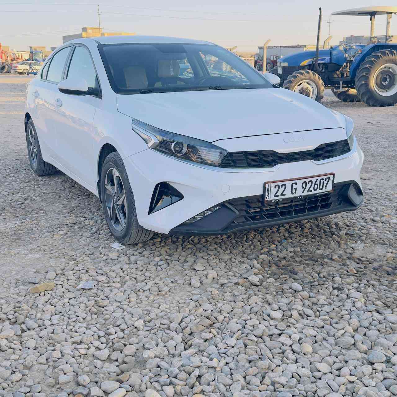 سياره سيراتو للبيع موديل 2024 محرك 2000 سياره ماشيه 78 سياره جديده معنه الكلمه 24 
تاير 16 كب ويل.  قطعتين تبريد.  نص فول   

للستفسار اتصل ***********.      سعر 177 وييه مجال  

عنوان واسط الزبيديه.  شارع المعارض   غير متواجد عل فيس
