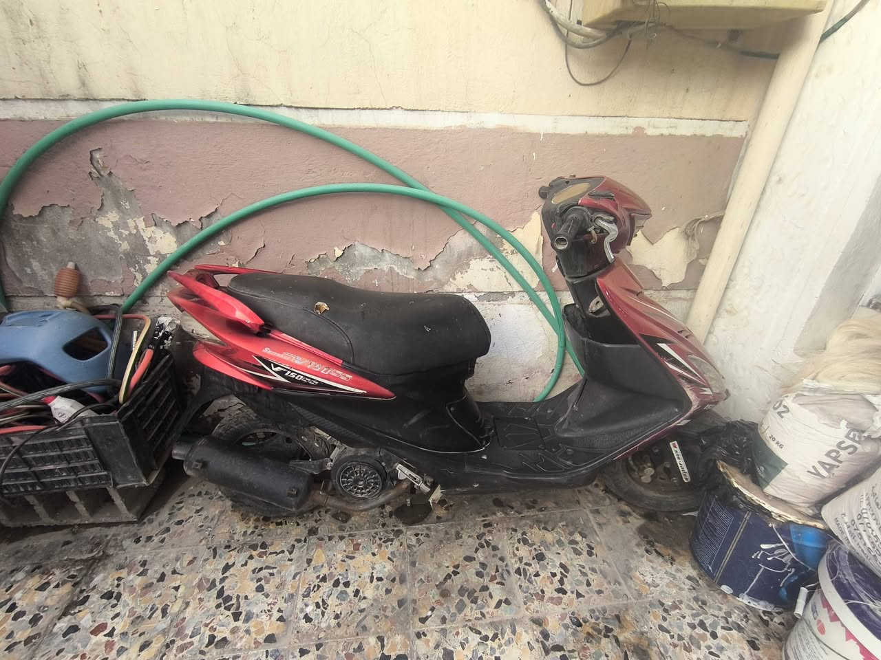 السلام عليكم دراجة ادرس موديل 21 شغالة للبيع سلف و هندر بيها نقص شوته و باتري ضعيف مالتها ومابيها تدخين رايدها200 وبيها مجال كوم ابيعها يعني شغالة بس كوم حديد مكاني رئاسه معلمين قرب مركز الشام طبي 
رقمي***********
