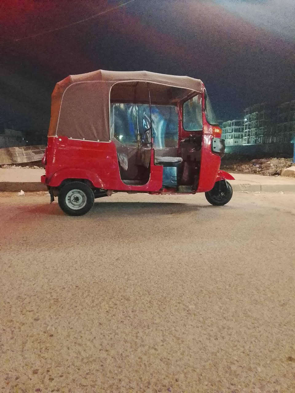 السلام عليكم تكتك للبيع كامله مكمله مكينه لا تنقص ولا تبخر خير من الله اوراق كامله سبعه السعر 4ونص الشراي راسلني ***********
