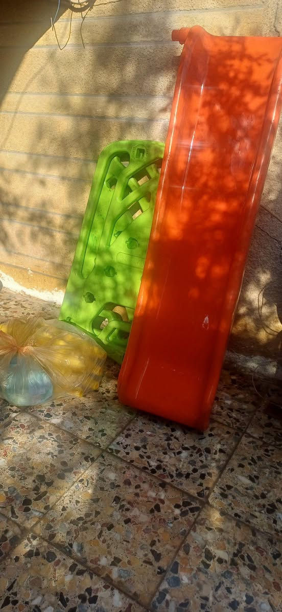 زحليكة اطفال طولها ٢م وارتفاعها متر ونص السعر ٧٥ الف .. العنوان بغداد الدورة ويوجد توصيل 
للتواصل : *********** بغداد, العراق
