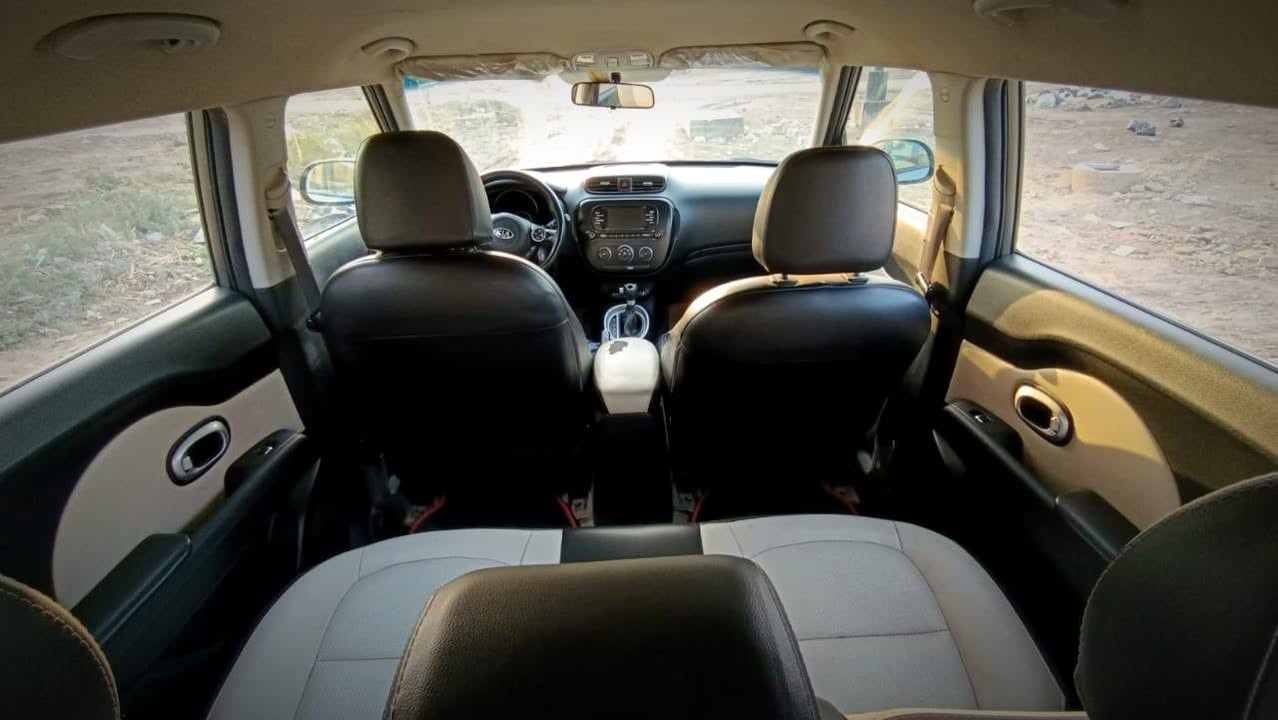 السلام عليكم للبيع كيا صول موديل ٢٠١٨ الضرر، واضح بالصور الايرباكات مكفولة رقمها بغداد باسمي موجودة بالكوت السعر ١١٥ ورقة للتواصل ***********
