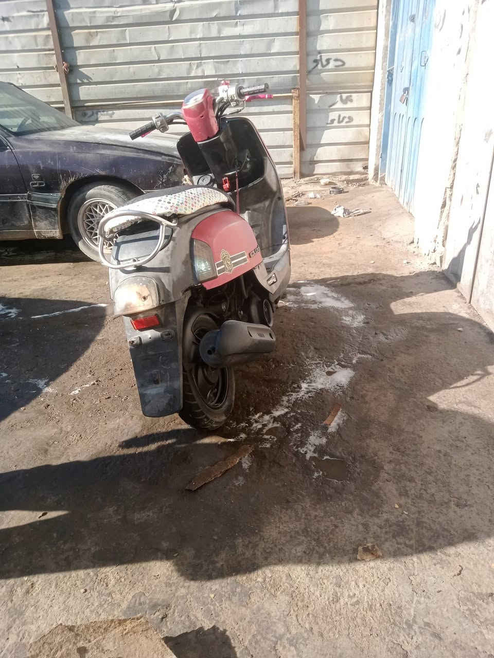 السلام عليكم ورحمه الله وبركاته بوليس للبيع دراجه بلاديه كفرات مكينه ممفتوحه اروح بيها للشغل ورجع للبيت اغطيها دراجه نضيفه نكره سلف بس الهندر عوزه عرموطه بخمس تالاف مكاني بغداد ***********السعر 500
