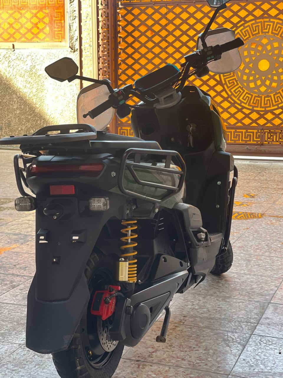 سلام عليكم شباب
دراجه شحن اباتشي للبيع موديل ٢٥
بطاريات عدد ٦ حجم ٣٨ امبير ٧٢ فولت
الدراجه استخدام سبوعين فقط بيها كسر صغير  والباقي كفاله 
مواصفات 
شحن ذاتي 
بلوتوث
تشغيل عن بعد
قفل ستيرن 
سعرها ٩٥٠ وبيها مجال مكاني الغزاليه رقم***********
