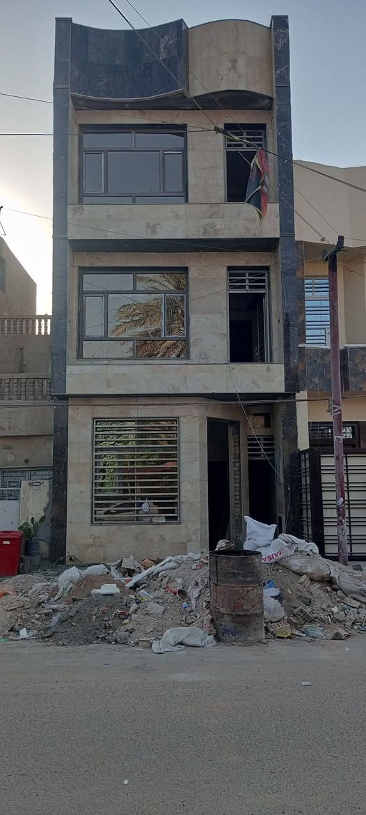 السلام عليكم 
بناء هدم ترميم  وأسعار مناسبة جداً 
العمل درجة أولى وتوثق بعقد بين الطرفي والمواد حسب رغبة الزبون فقط ثلاث فقرات لا يتدخل بها الزبون لأنها تخص سمعتنا وجودة العمل 
((الصحيات والماء والكهرباء ))
الباقي حسب الطلب واسعار تنافسية اذا كان هدم وبناء فالهدم مجاني 
العمل داخل بغداد فقط 
للإستفسار إتصال أو مراسلة خاص أو واتساب 
***********
وهذه نماذج من أعمالنا ونماذج حكومية لم تذكر
