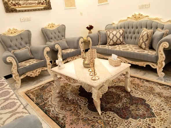 تخم زان تركي ملكي ١٠ مقاعد نضيف جدا وتكمه ويا ميز وسطي اتصال ع الرقم ***********
