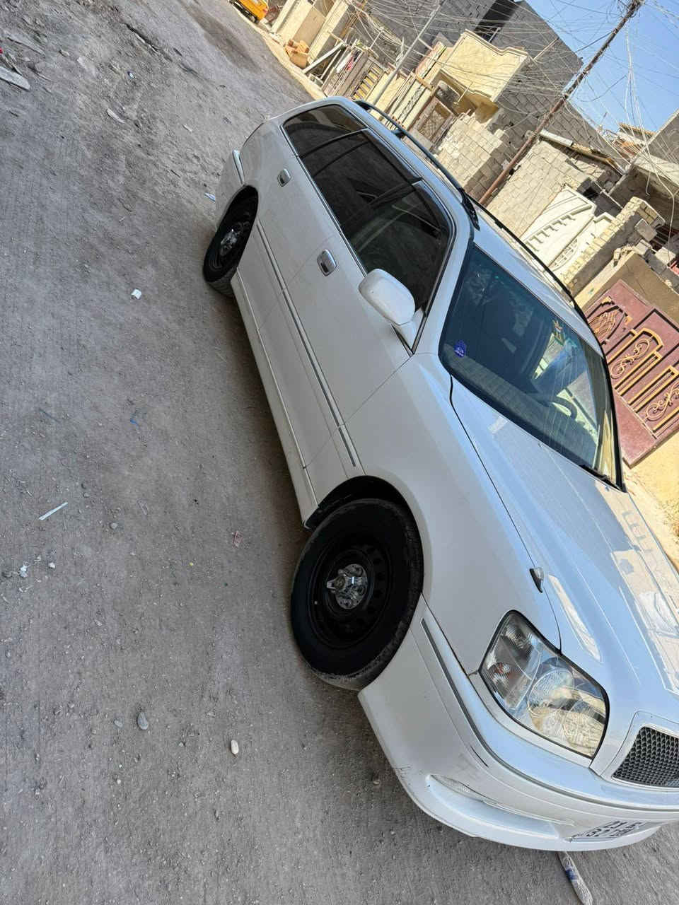 للبيع ستيشن متومه وجاهزة قماره فقط
سياره ماشيه ١٩٠ الف ***********
