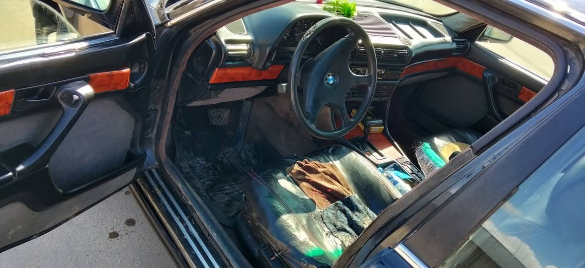 BMW730
دعم مابيها بخ عام جمالي 
كير ومحرك شرط
موديل 1992
الرقم والنسوية جديدة
شرط تحويل
سقف سلايت
كير اتوماتيك
تواير جديد
السعر 44
العنوان دوميز فايدة دهوك
تلفون *********** واتس اب فقط
*********** سميل, دهوك
